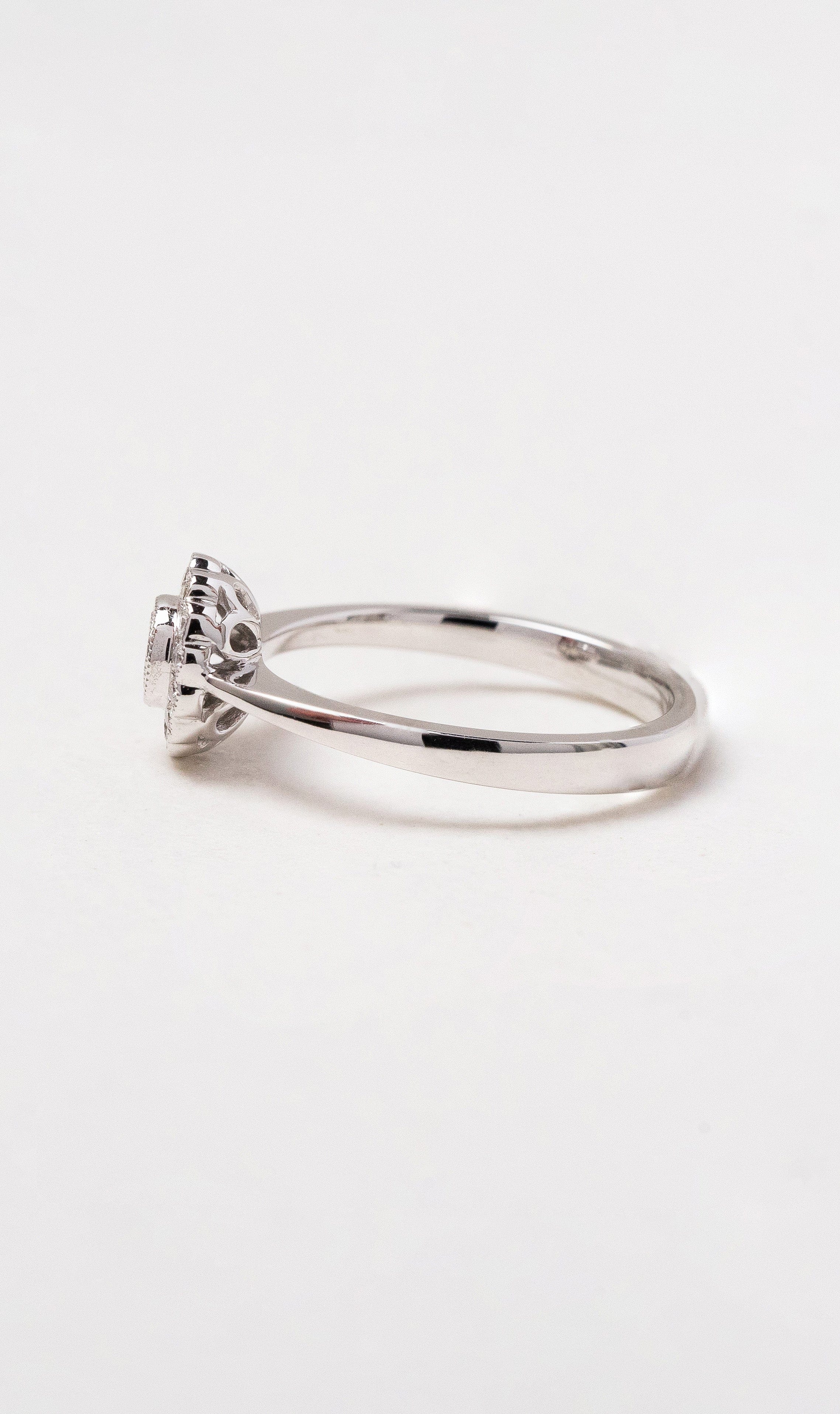Hogans Family Jewellers 18K WG Diamond Daisy Ring