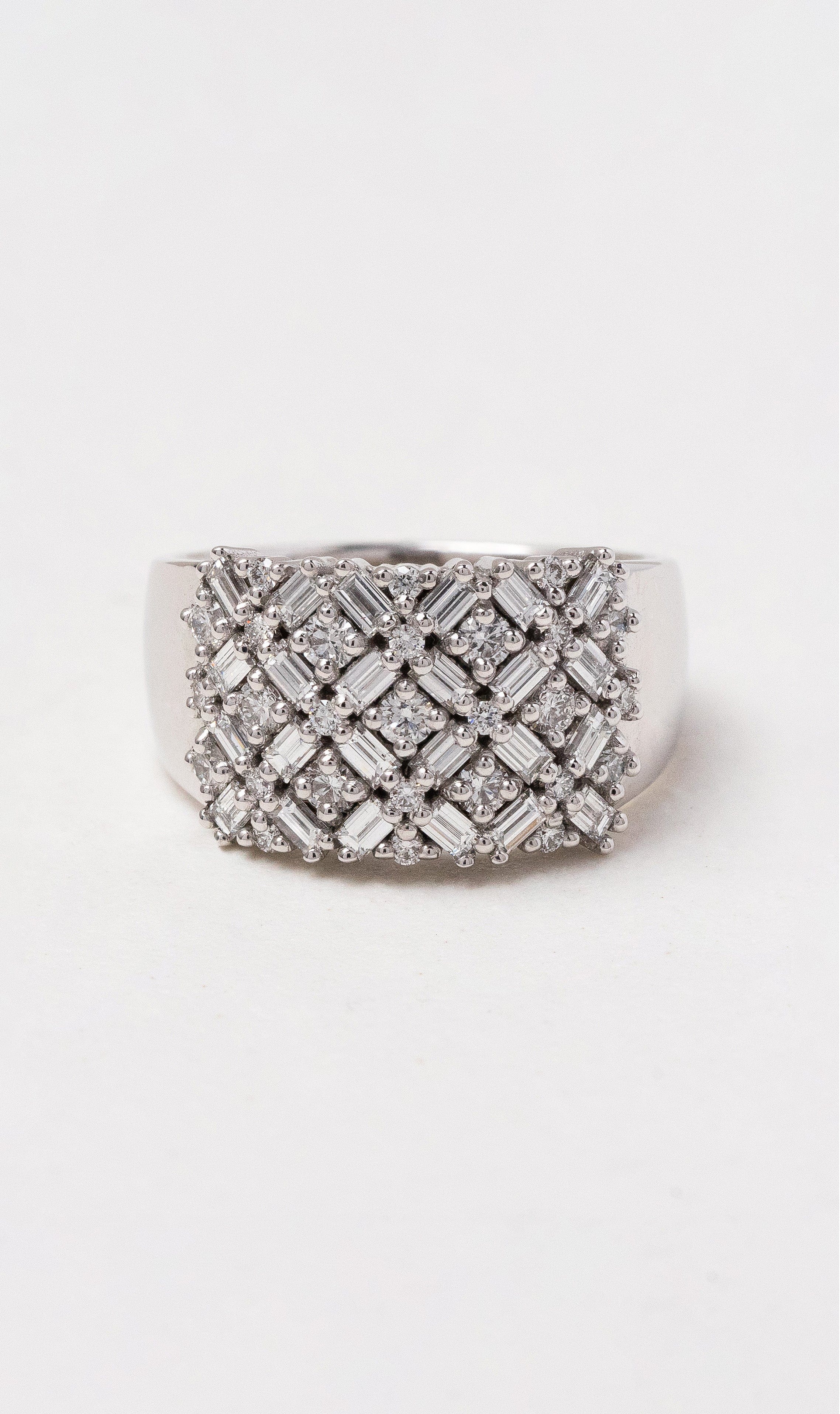 Hogans Family Jewellers 18K WG Diamond Dress Ring