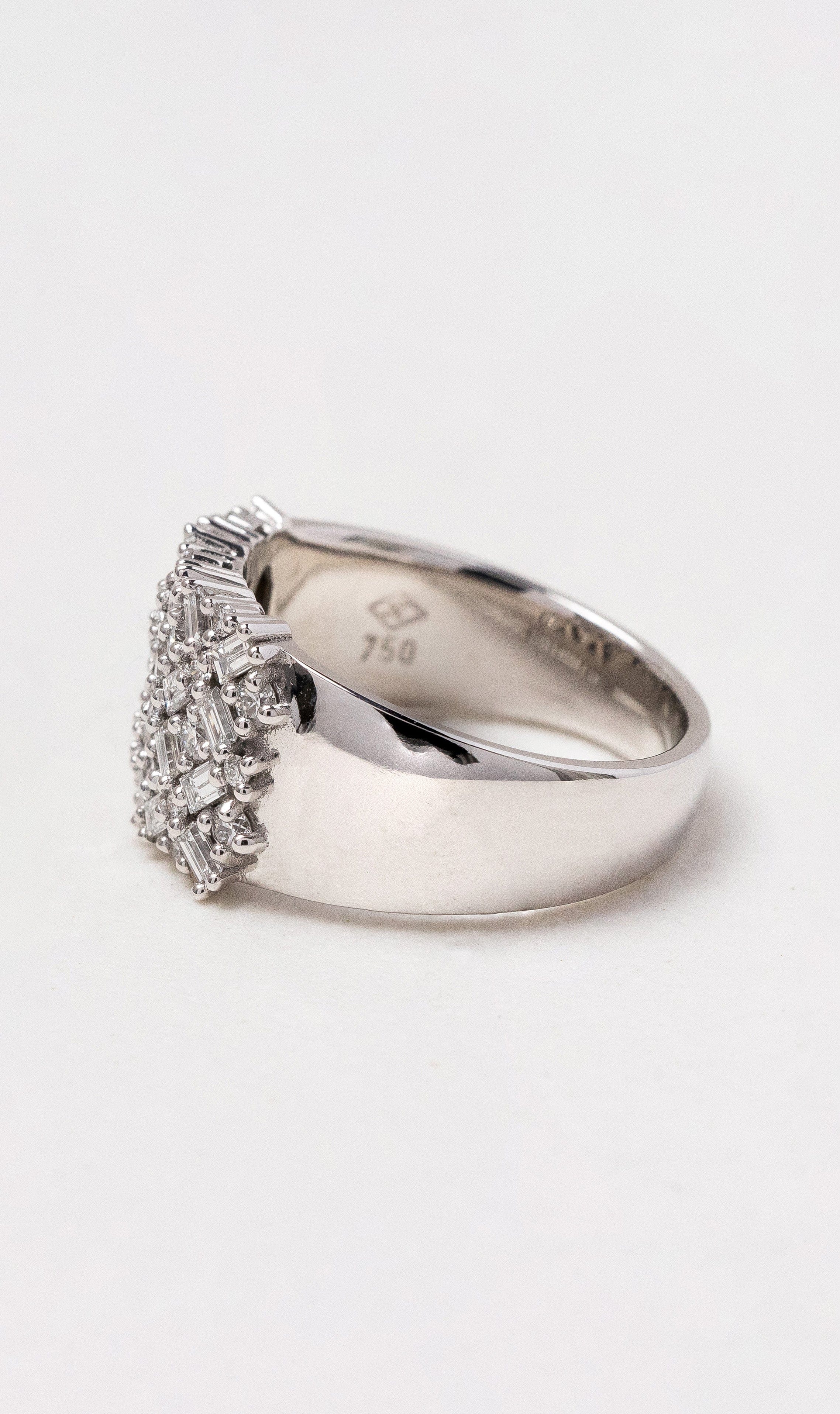 Hogans Family Jewellers 18K WG Diamond Dress Ring