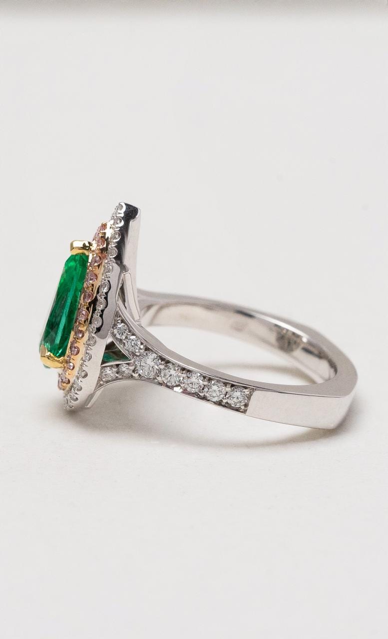 Hogans Family Jewellers 18K WRYG Emerald Dress Ring