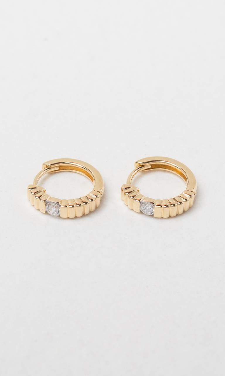 Hogans Family Jewellers 18K YG 0.14ct TDW Round Brilliant Cut Diamond Huggie Earrings