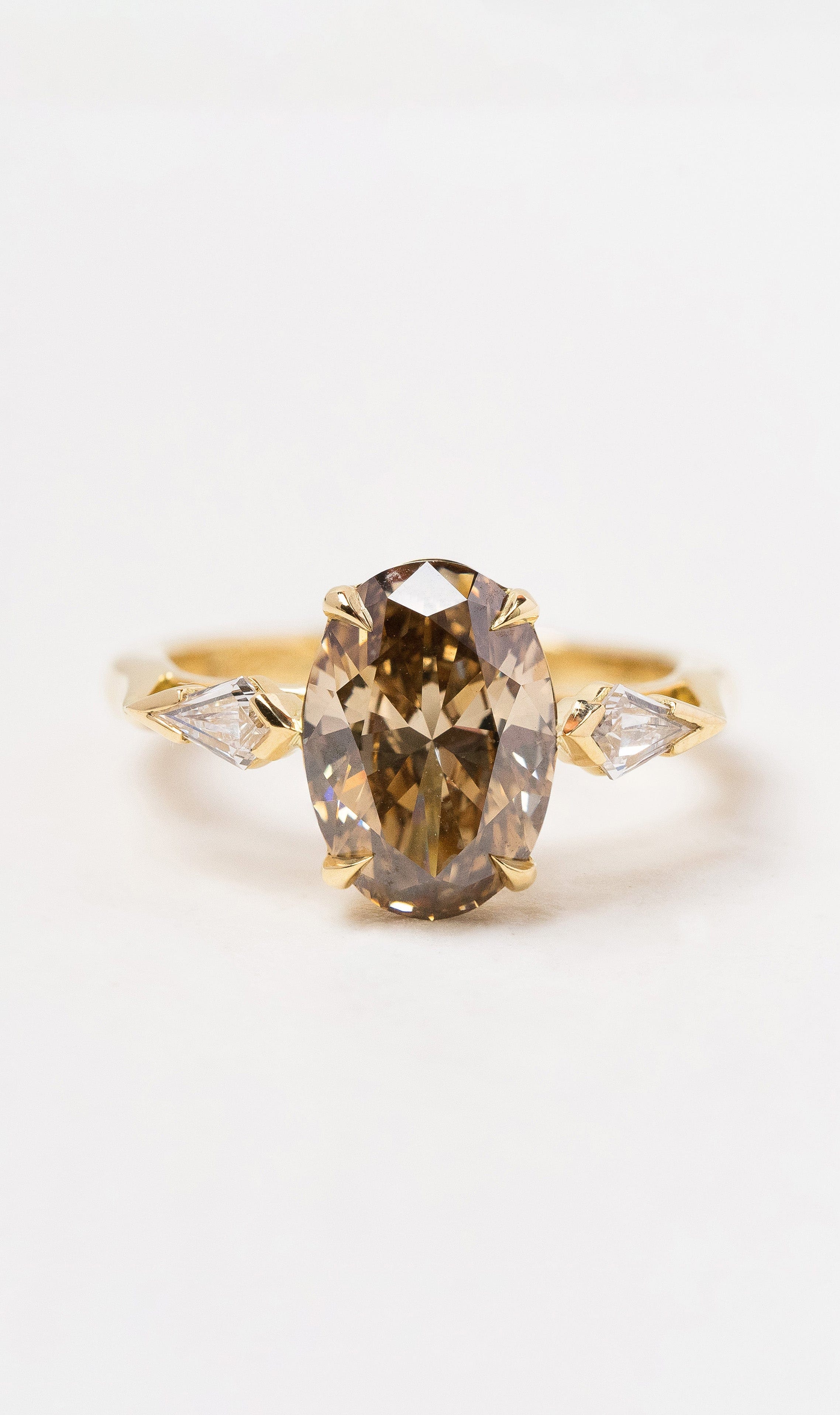 Hogans Family Jewellers 18K YG Champagne Diamond Ring