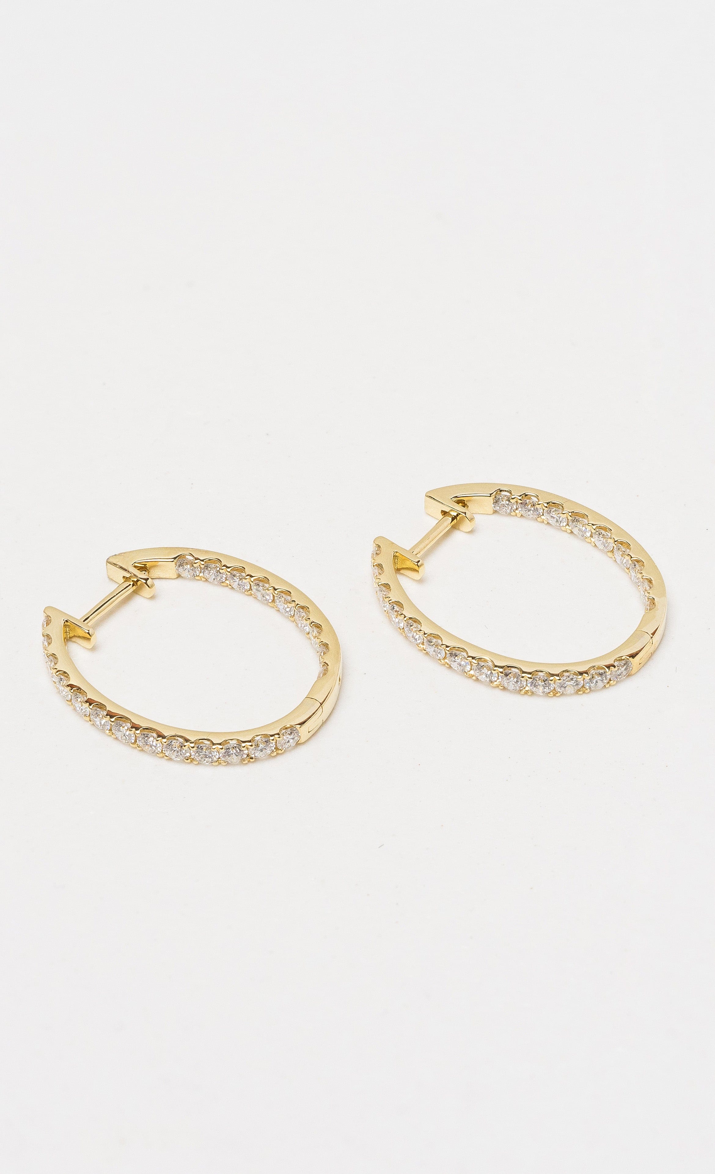 Hogans Family Jewellers 18K YG Diamond Hoop Earrings