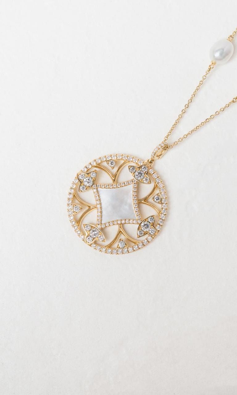 Hogans Family Jewellers 18K YG Mother of Pearl Decorative Necklace