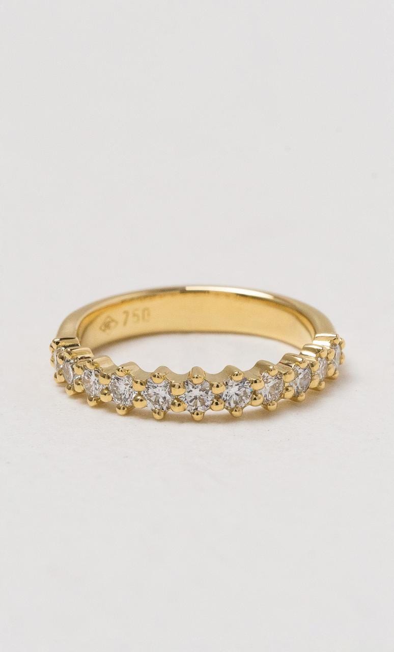 Hogans Family Jewellers 18K YG Multi-Claw Diamond Band