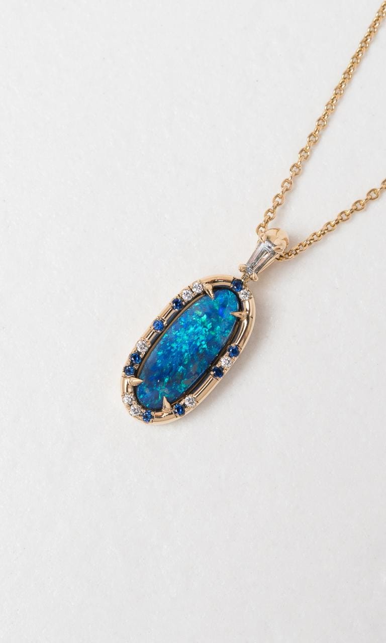 Hogans Family Jewellers 18K YG Oval Cut Opal Pendant