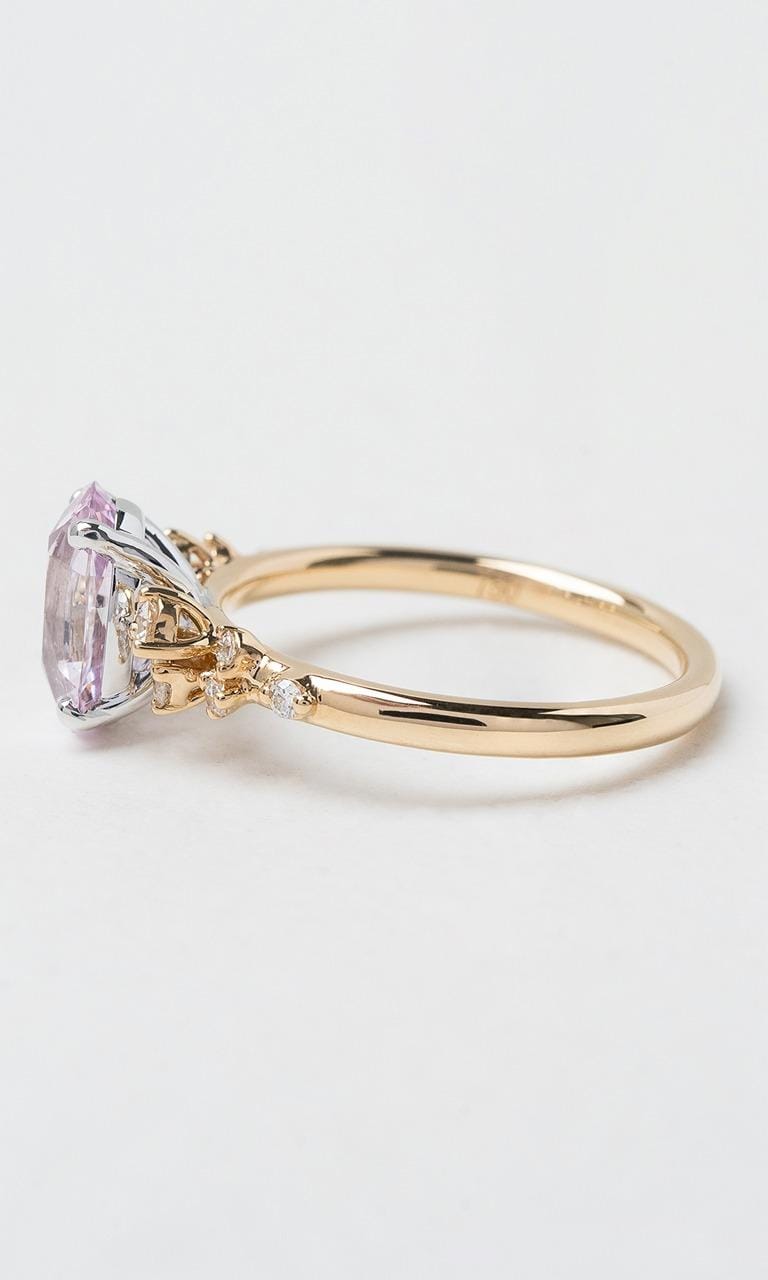 Hogans Family Jewellers 18K YG Oval Cut Sapphire Cluster Ring