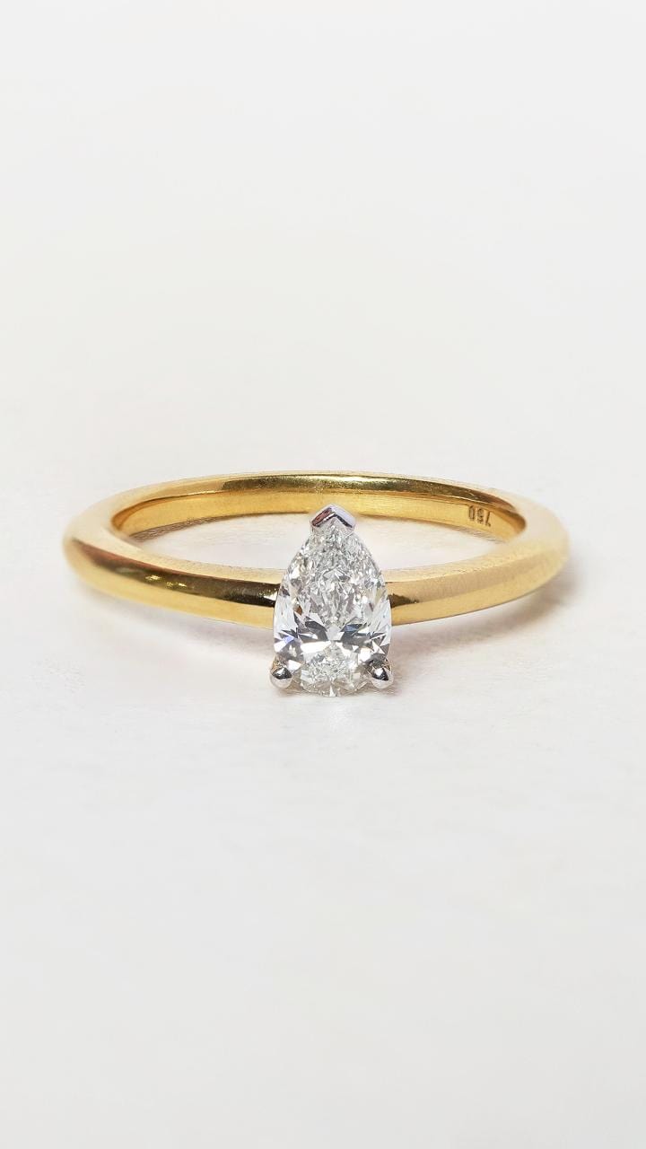 Hogans Family Jewellers 18K YG Pear Cut Solitaire Diamond Ring
