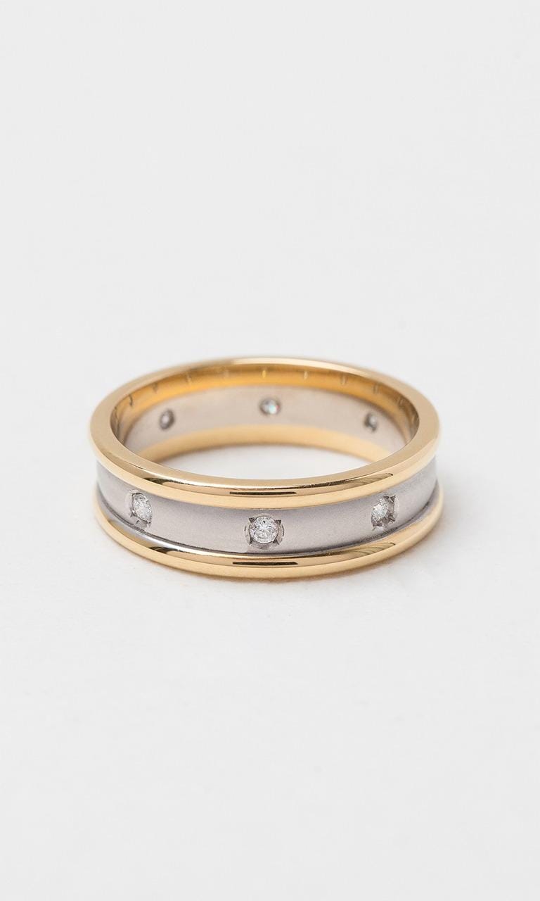 Hogans Family Jewellers 18K YWG 0.16ct TWD Round Brilliant Cut Diamond Gents Band