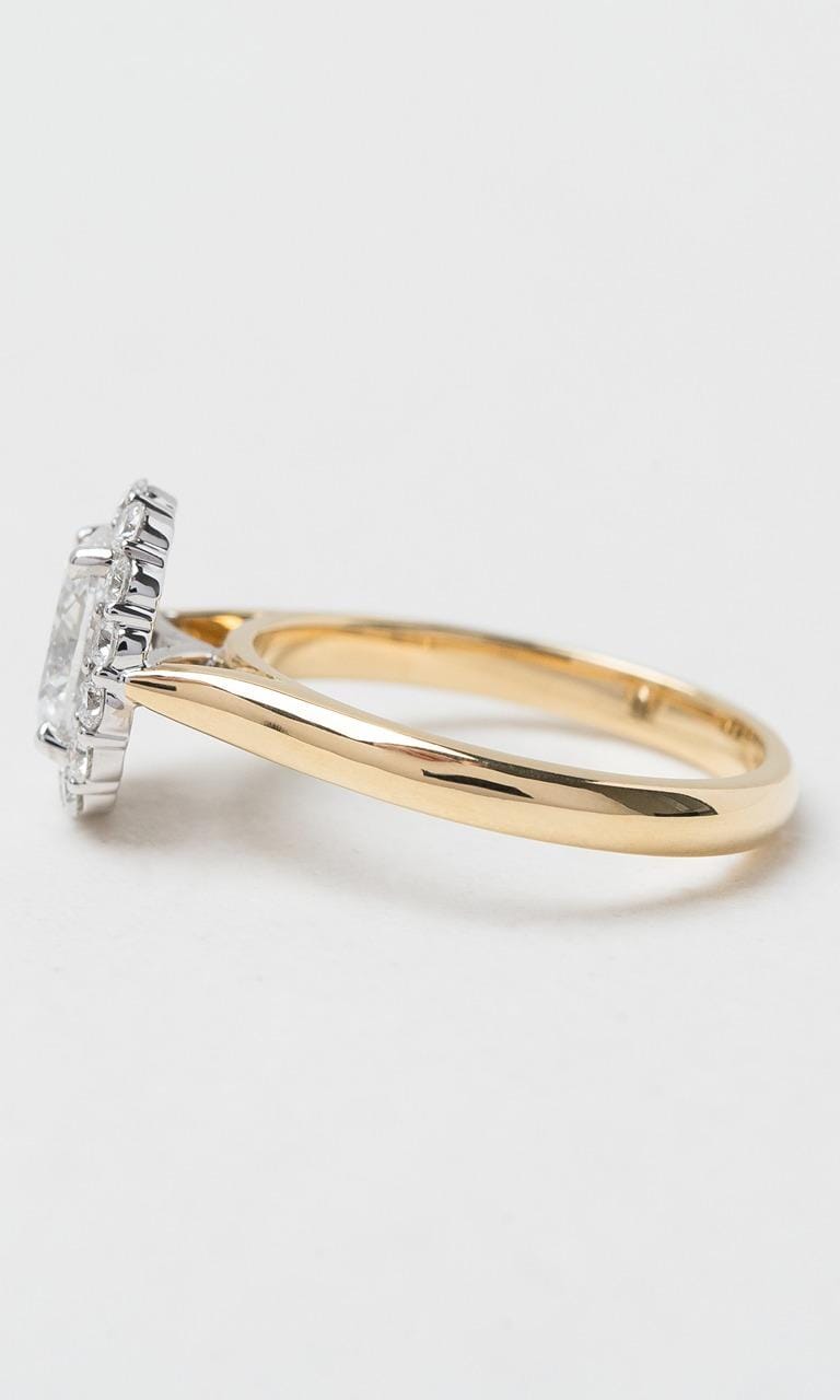 Hogans Family Jewellers 18K YWG 1.36ct TDW Oval Cut Diamond Halo Ring
