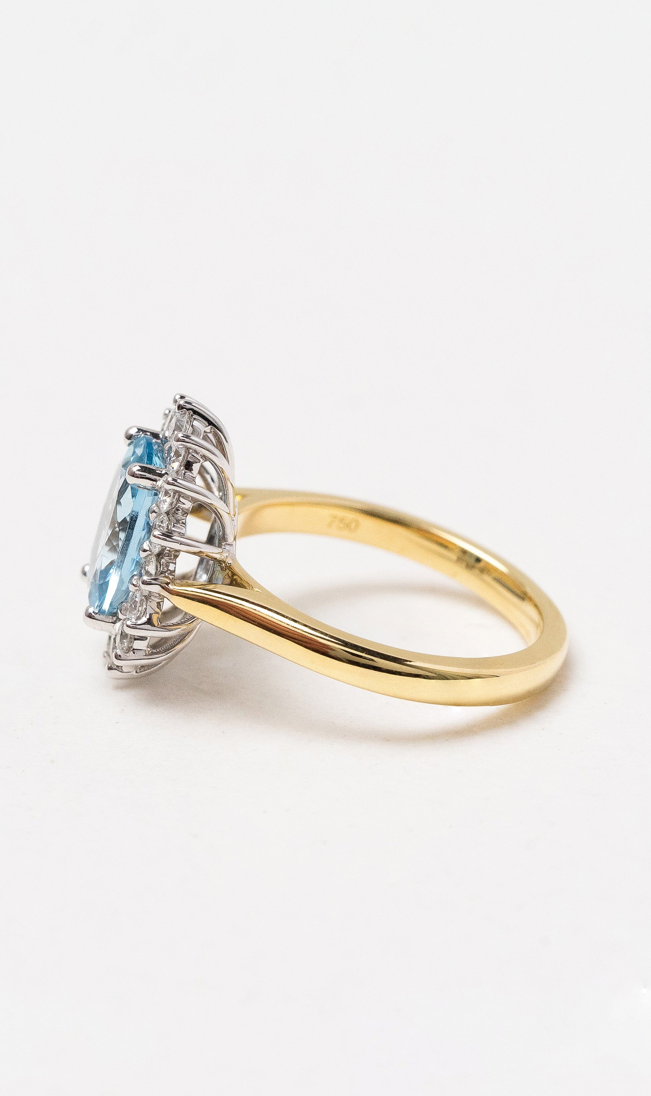 Hogans Family Jewellers 18K YWG Cluster Aquamarine Dress Ring