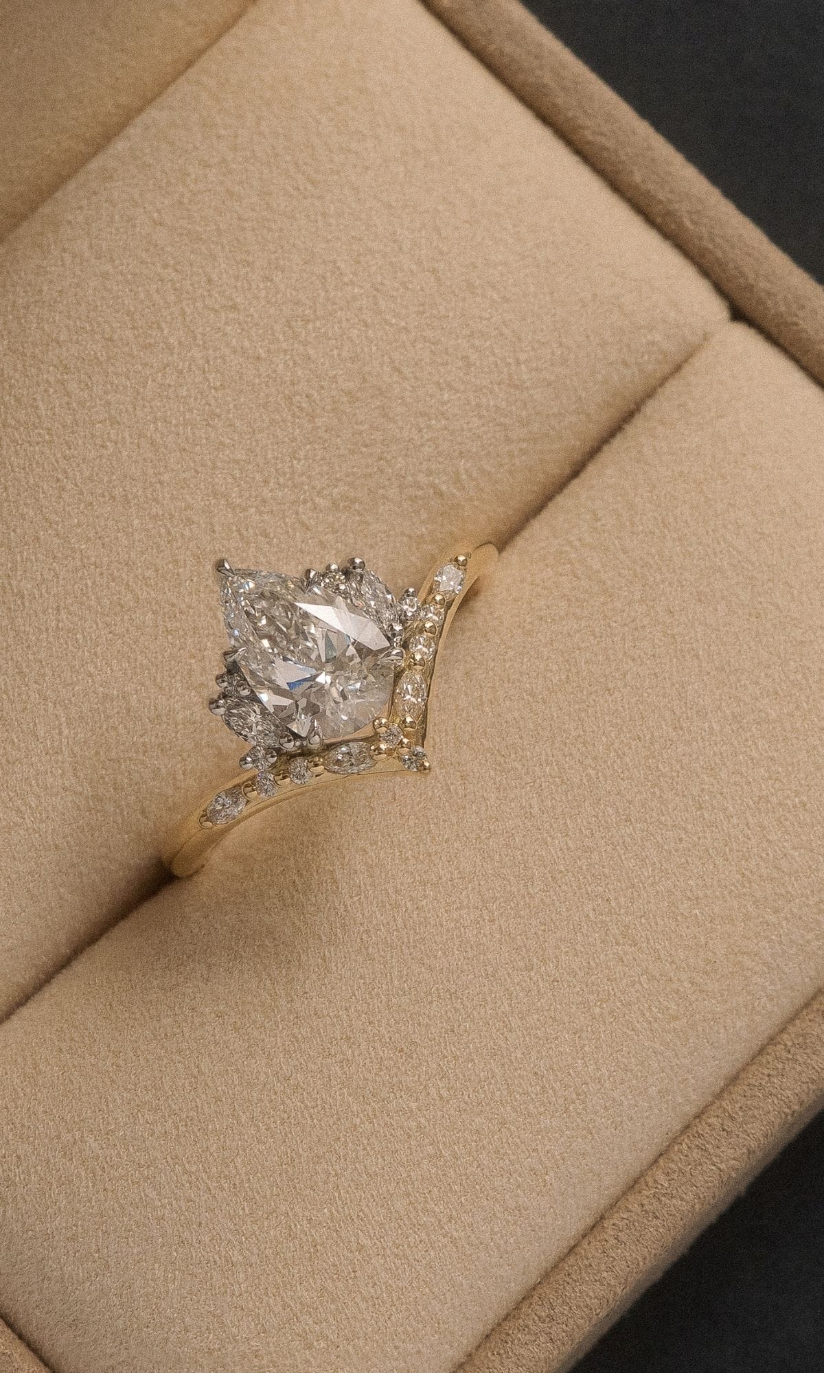 Hogans Family Jewellers 18K YWG Diamond Contoured Cluster Ring