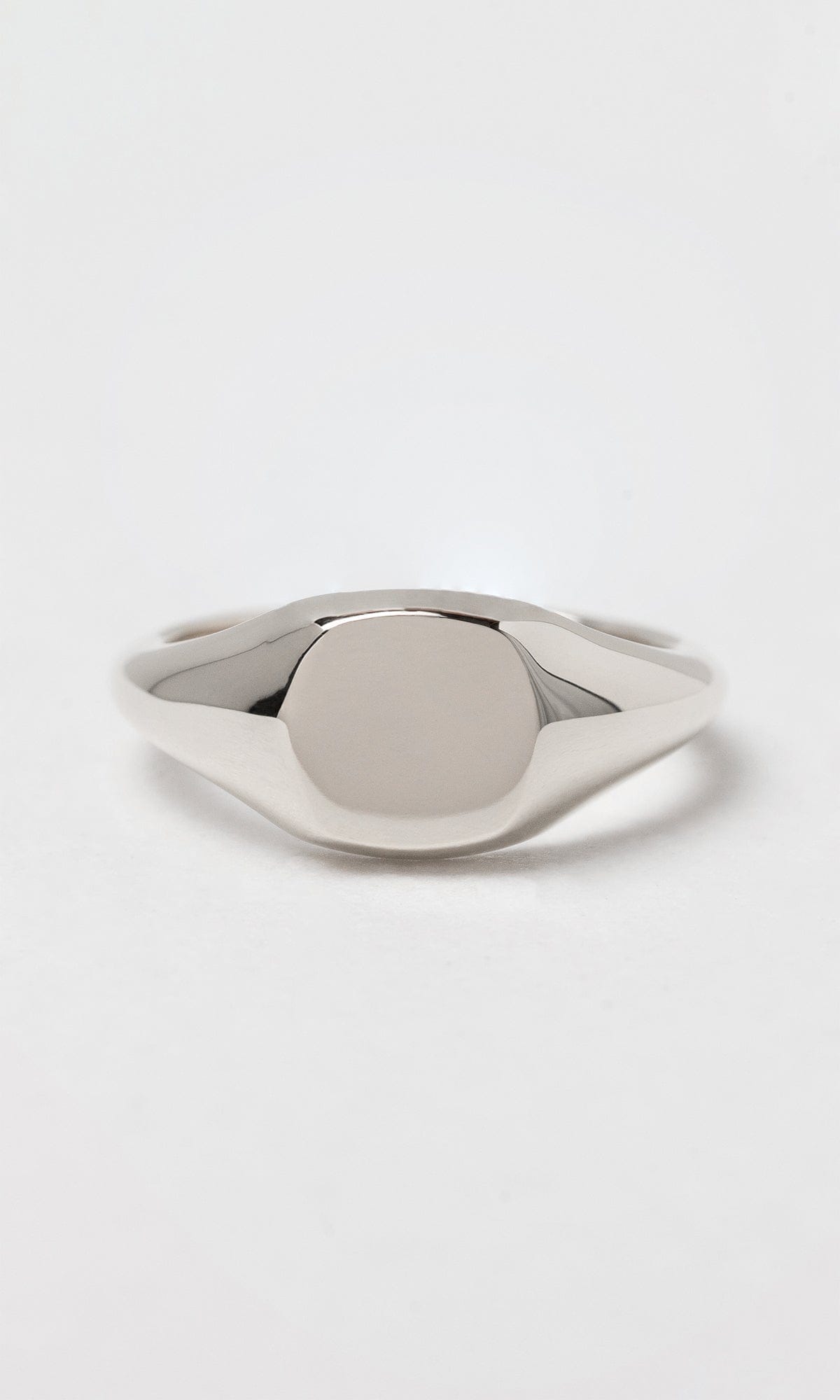 Hogans Family Jewellers 9K Cushion Signet Ring