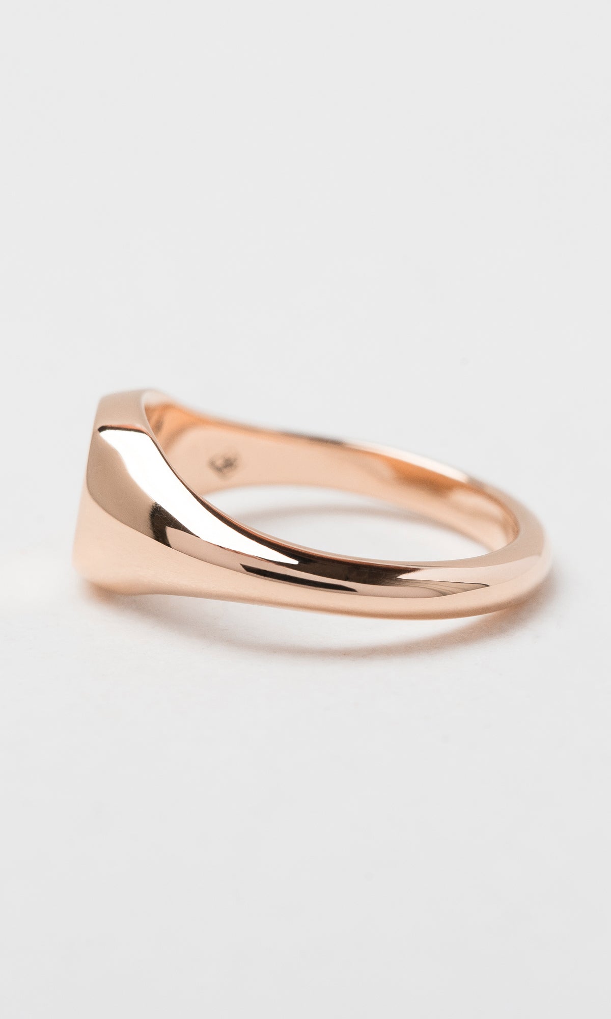 Hogans Family Jewellers 9K Cushion Signet Ring