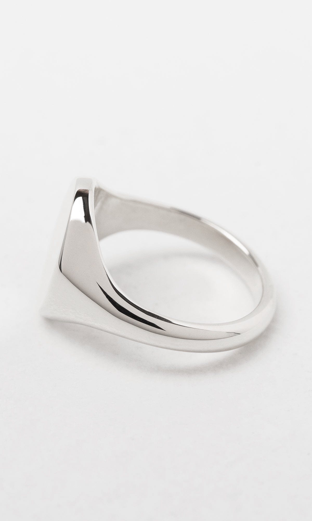 Hogans Family Jewellers 9K Flat Oval Signet Ring