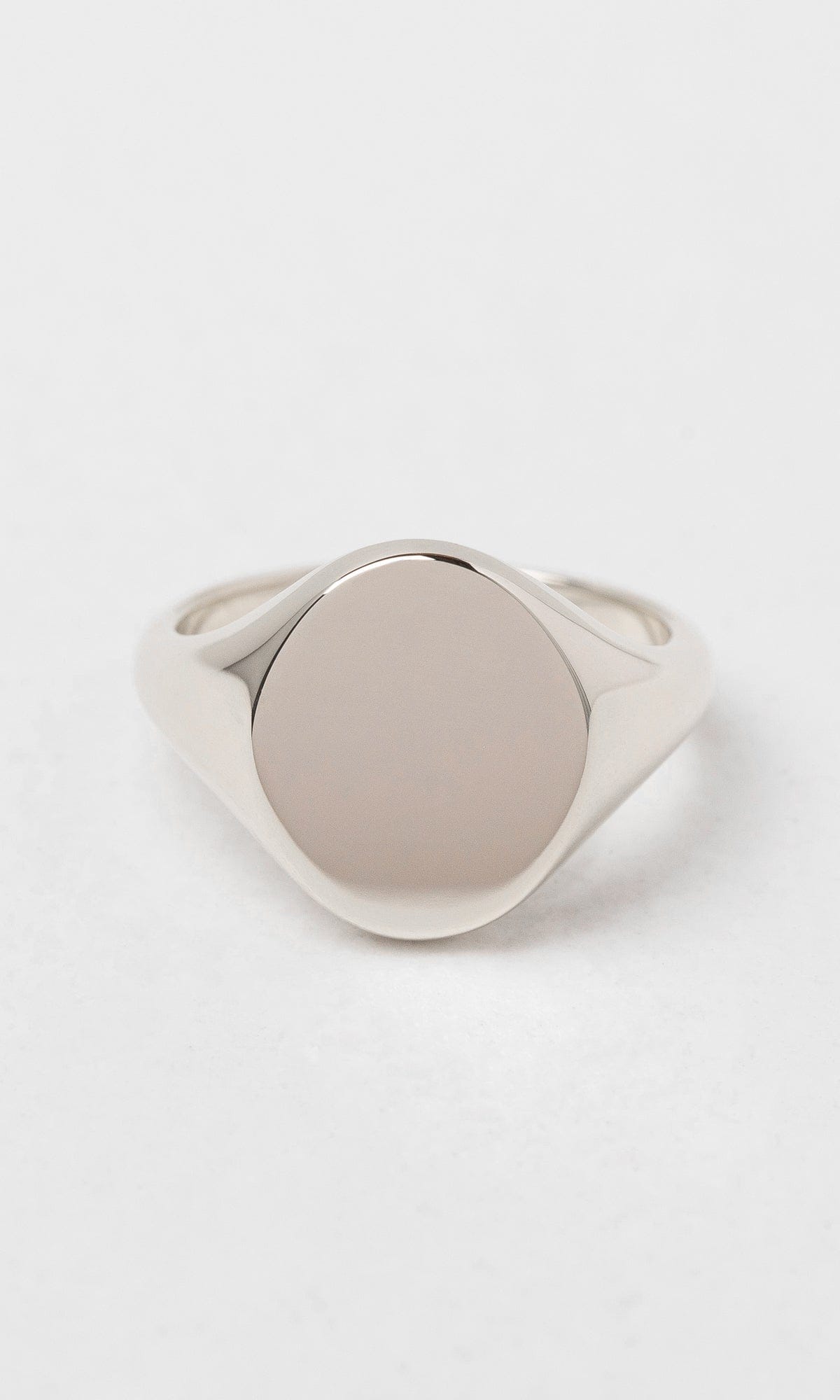 Hogans Family Jewellers 9K Flat Oval Signet Ring