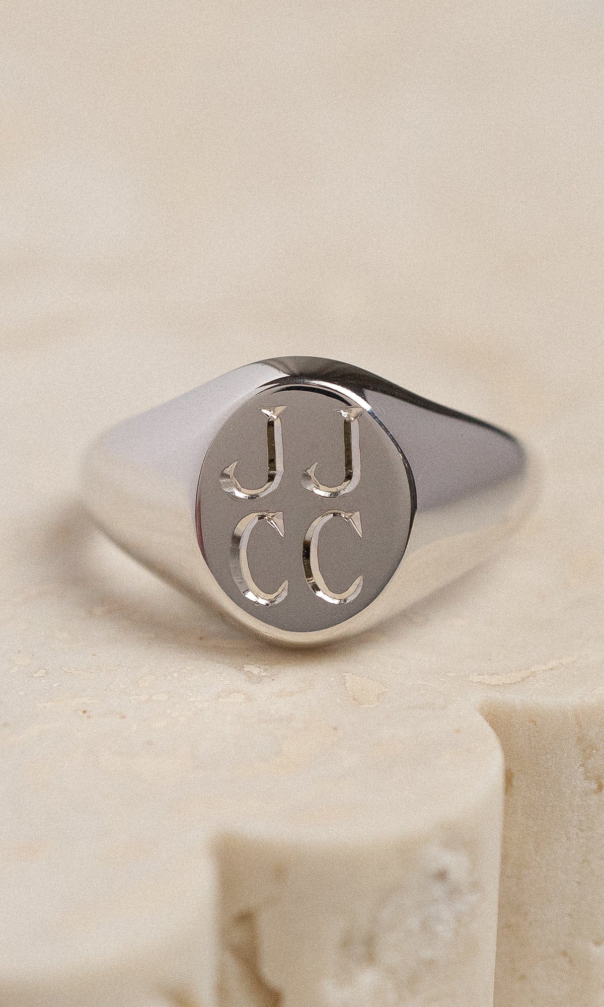 Hogans Family Jewellers 9K Medium Oval Signet Ring