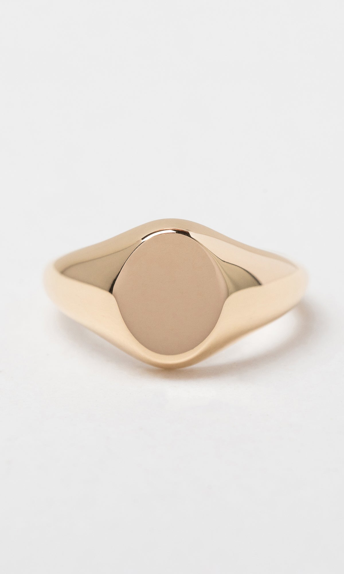 Hogans Family Jewellers 9K Small Oval Signet Ring