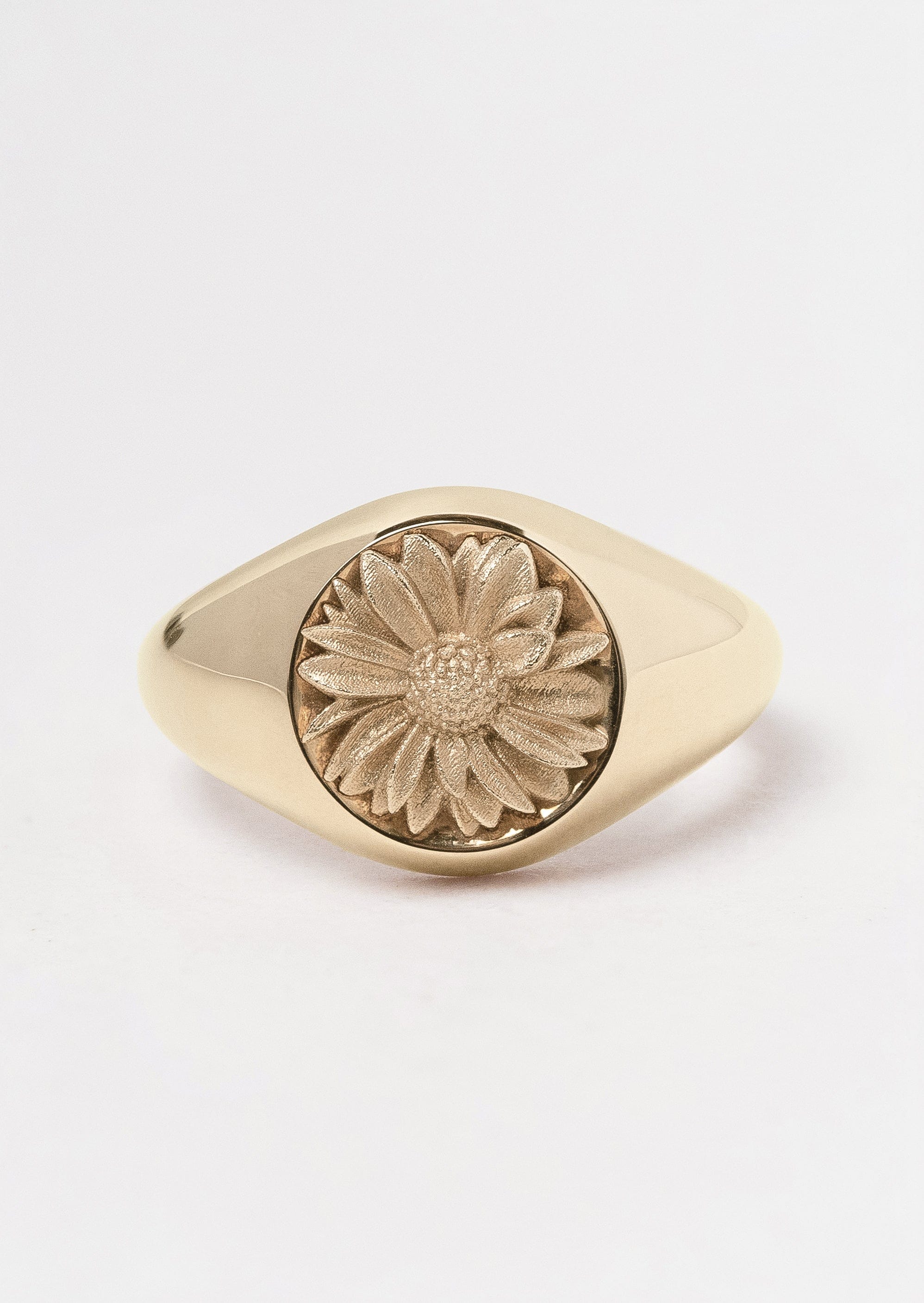 Hogans Family Jewellers 9K Sunflower Signet Ring