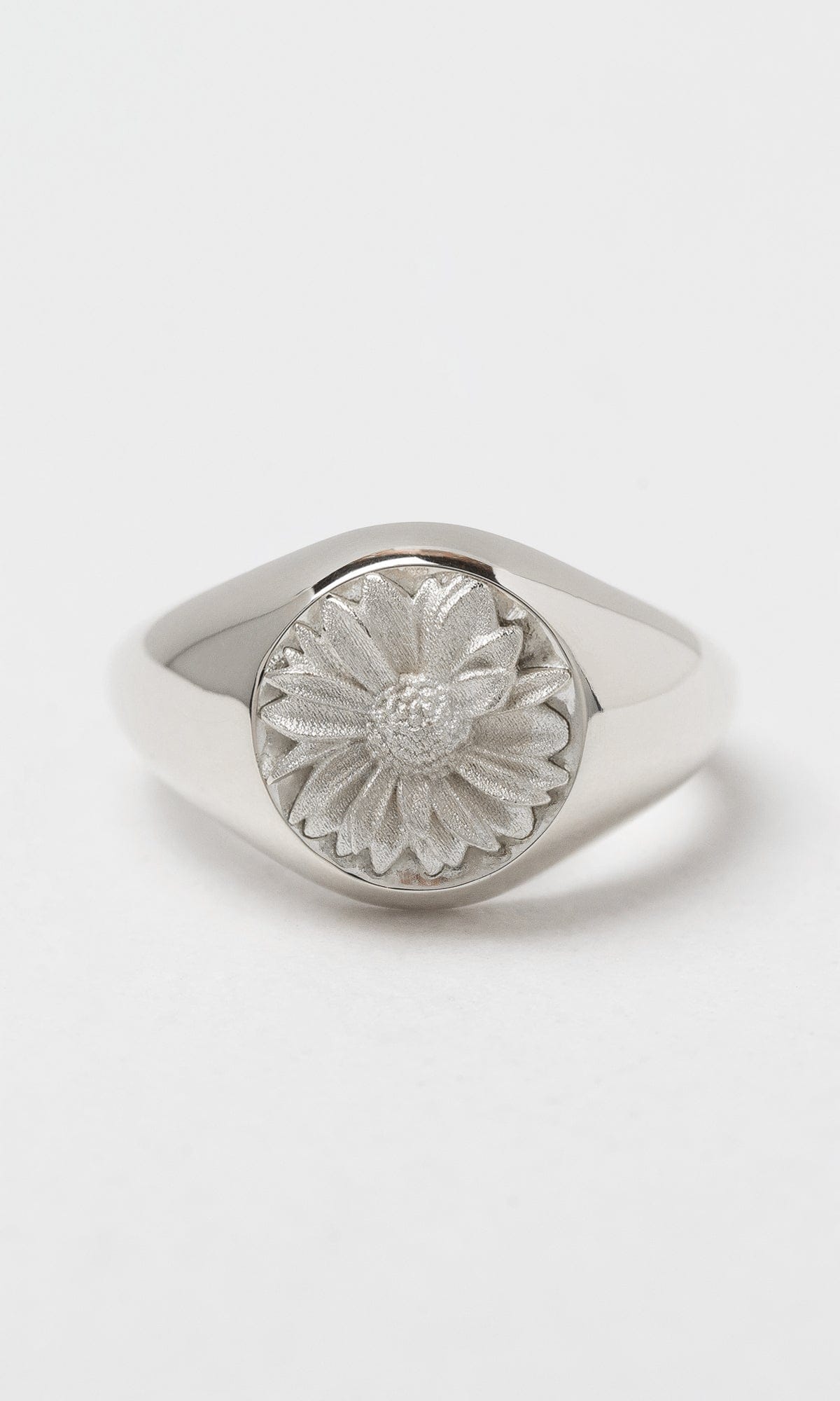 Hogans Family Jewellers 9K Sunflower Signet Ring