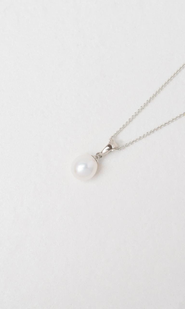 Hogans Family Jewellers 9K WG 8.5mm Freshwater Pearl Pendant