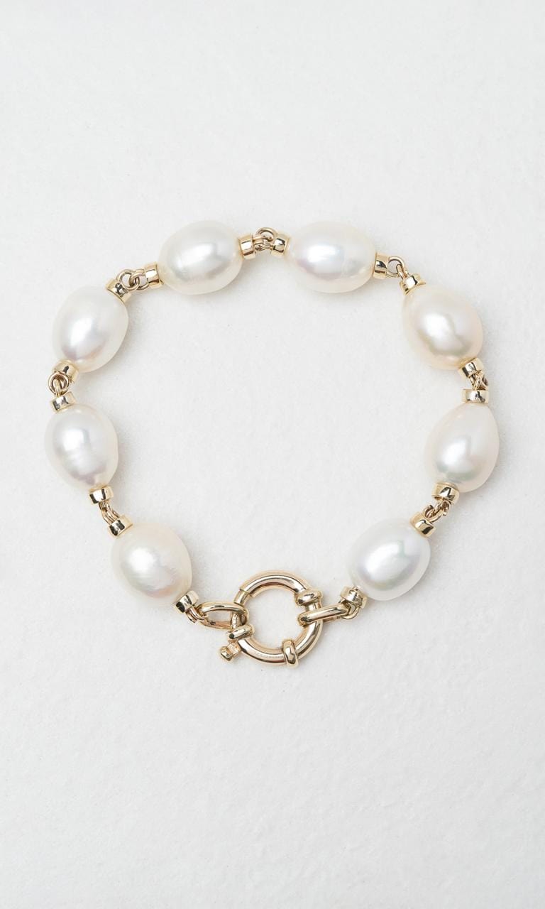 Hogans Family Jewellers 9K YG 20cm Oval Freshwater Pearl Euro Bolt Bracelet