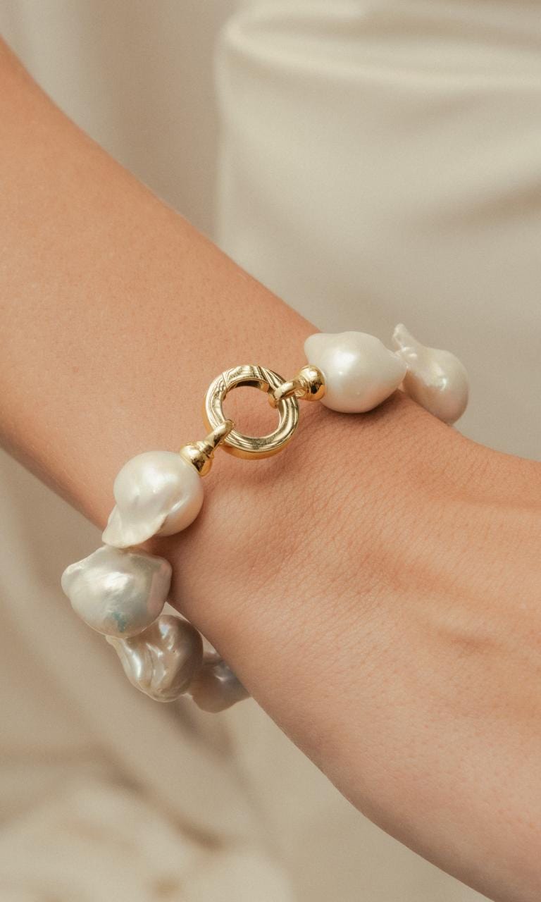 Hogans Family Jewellers 9K YG Baroque Pearl Bracelet