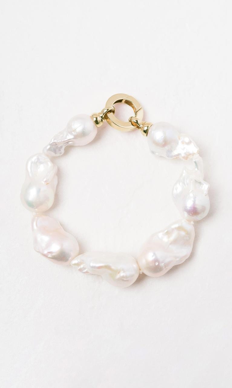 Hogans Family Jewellers 9K YG Baroque Pearl Bracelet