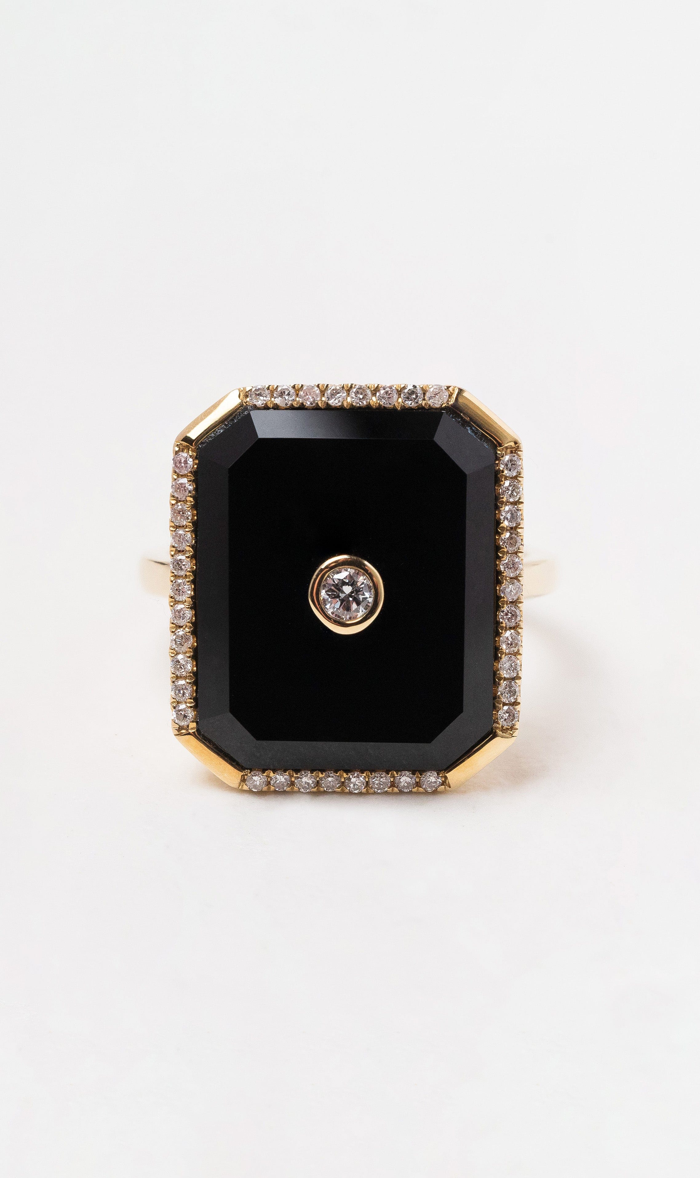 Hogans Family Jewellers 9K YG Rectangular Onyx Ring