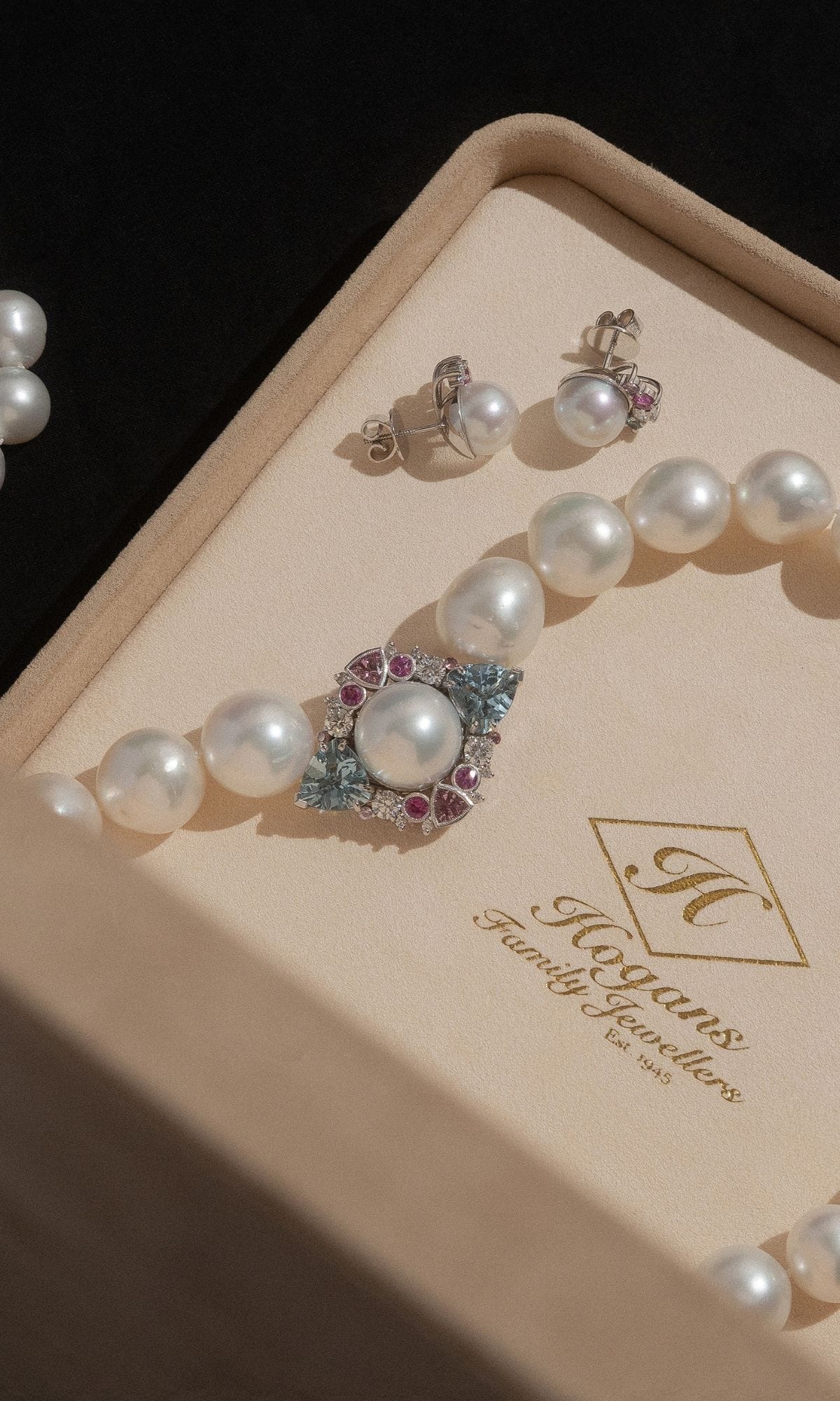 Hogans Family Jewellers Bespoke 18K WG South Sea Pearl Necklace & Earrings