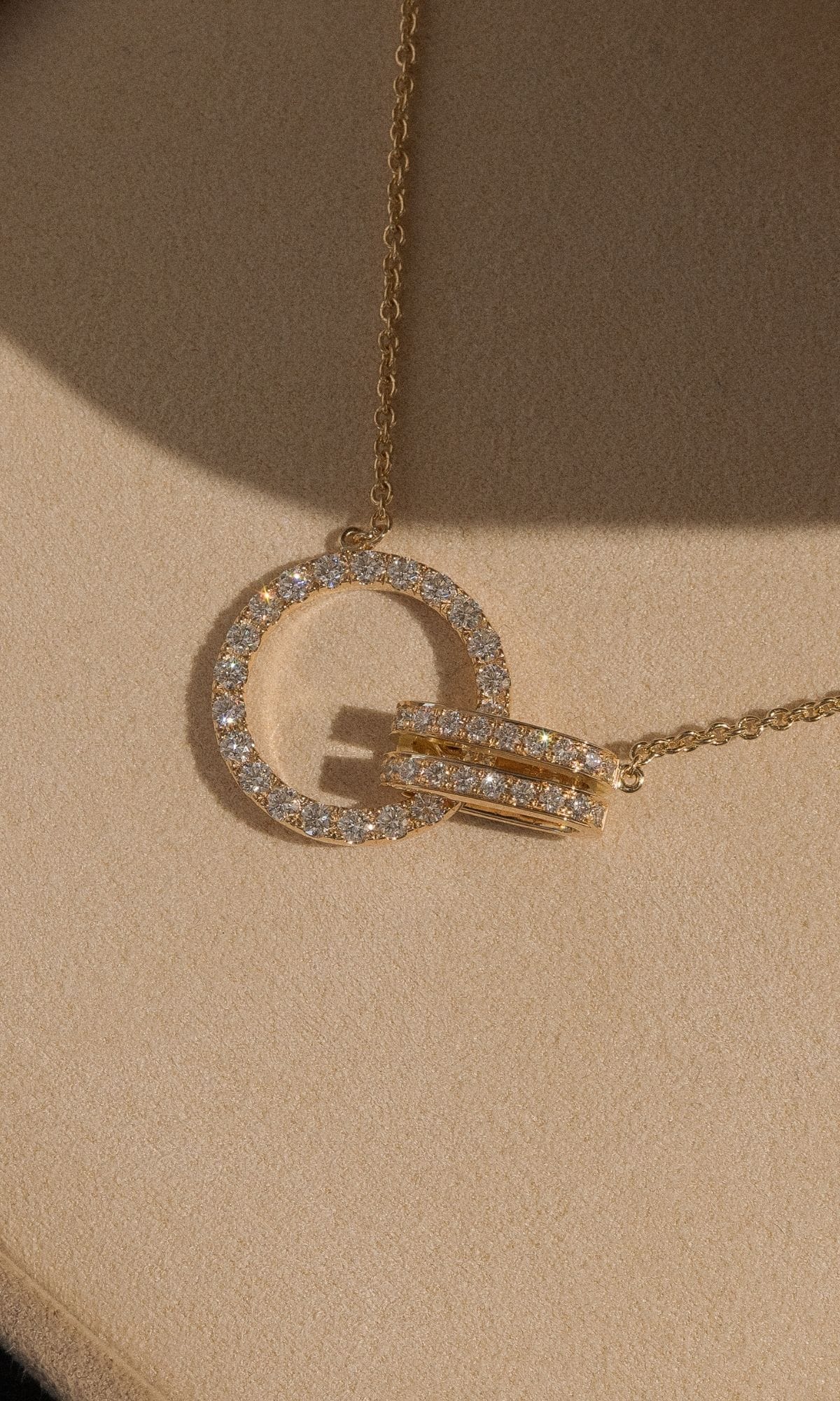 Hogans Family Jewellers Bespoke 18K YG Diamond Set Circle Necklace