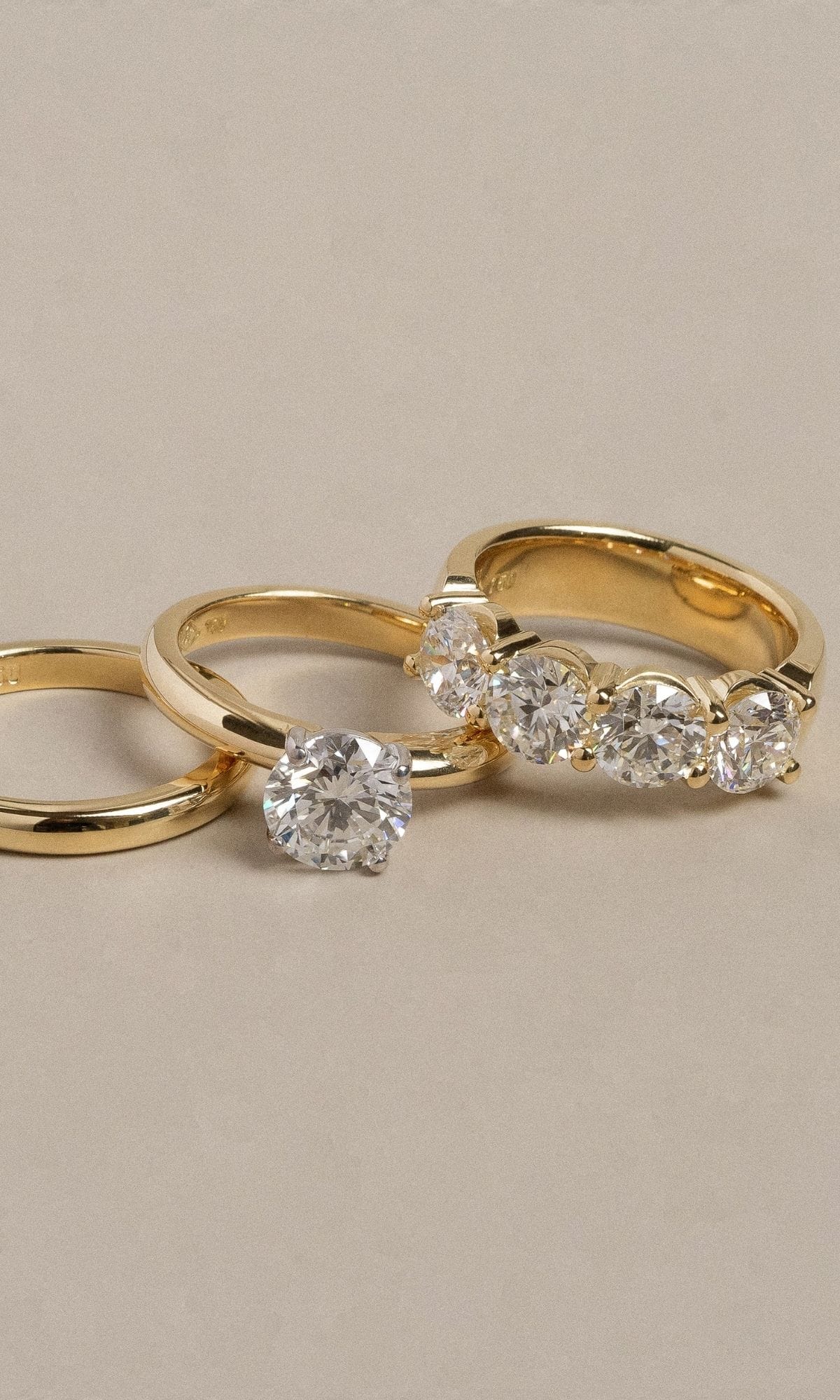Hogans Family Jewellers Bespoke 18K YWG Diamond Solitaire Ring & Band